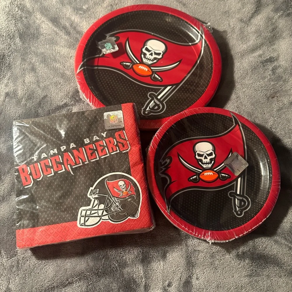 Tampa Bay Buccaneers Paper Plates & Napkins Party Tailgating Super Bowl